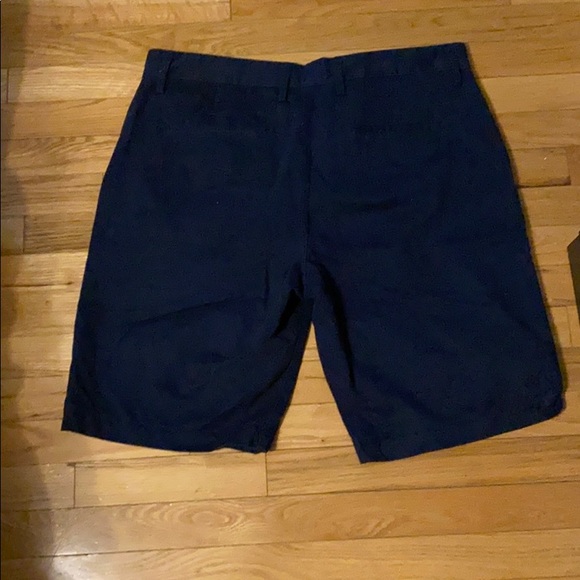GapKhaks Shorts - Picture 2 of 3